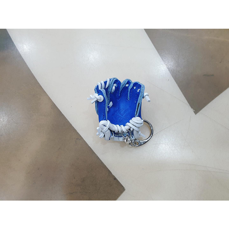 glove3.jpg